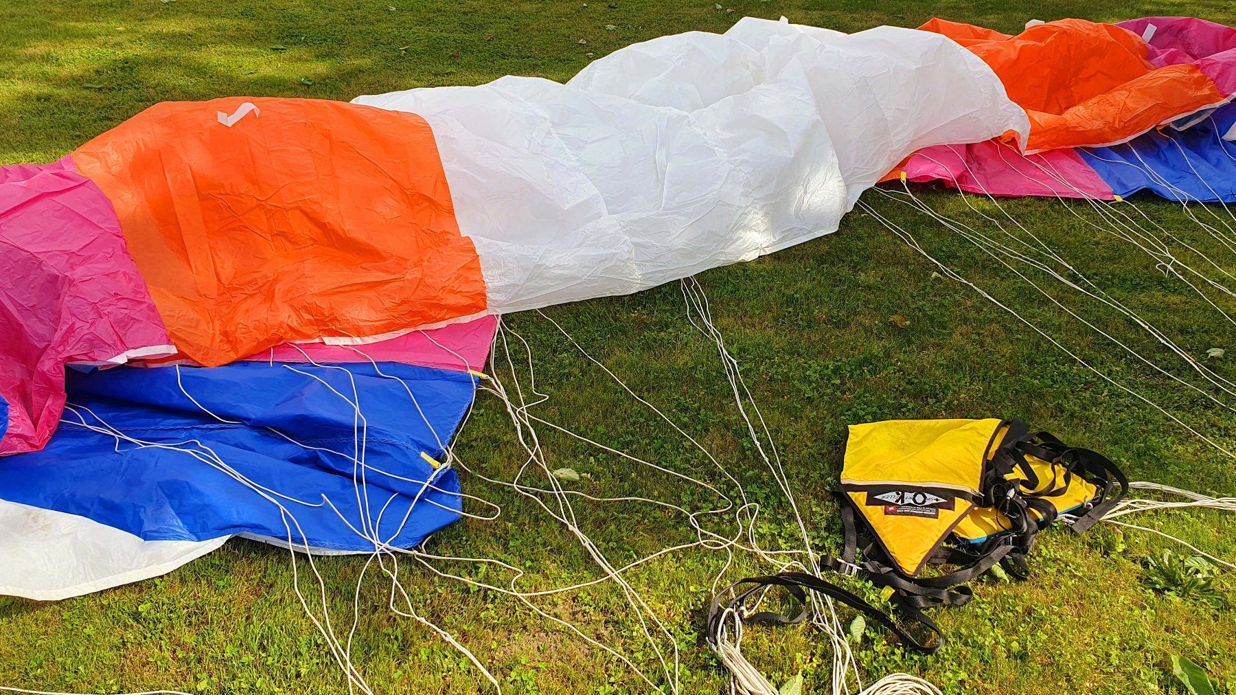 Sport dell'aria & Aquiloni: Gleitschirm Oldtimer Randonneuse Maxi Ailes de K – Usato da Bazenheid venduto da Pfritschi0 1