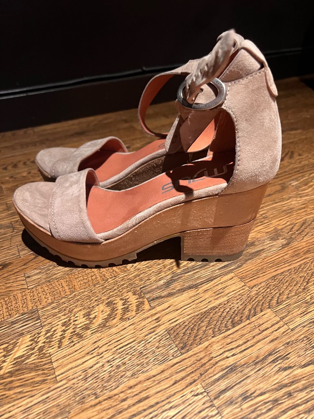 Mjus Chaussures femmes: Sandaletten Damenschuh Grösse 37 – D'occasion à Bern par cip_v9xh 1