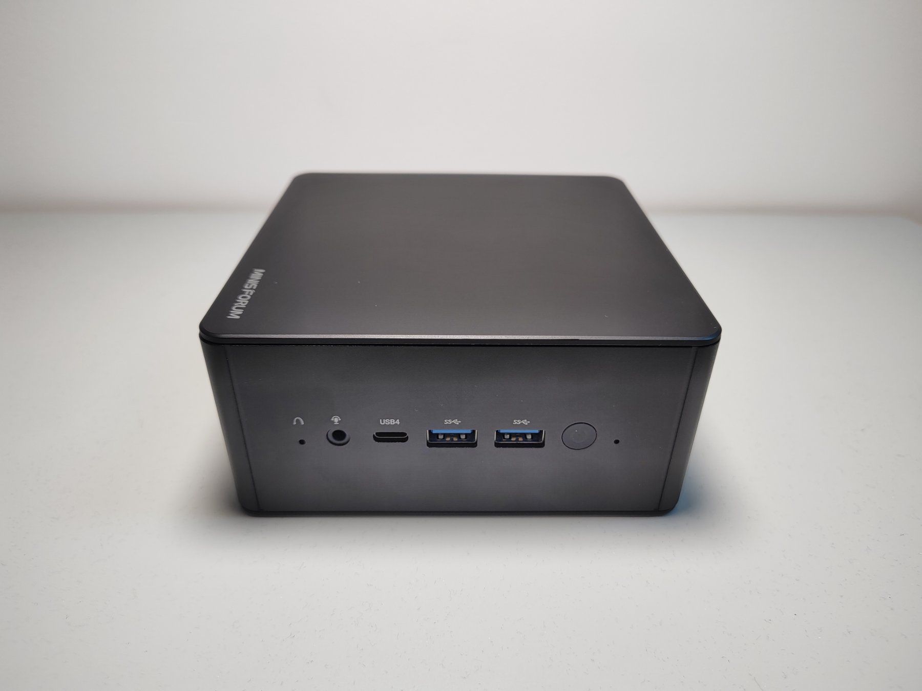 Minis forum PC: Minisforum UM780XTX, 7840HS, BAREBONE – Usato da Bachenbülach venduto da R.Mall