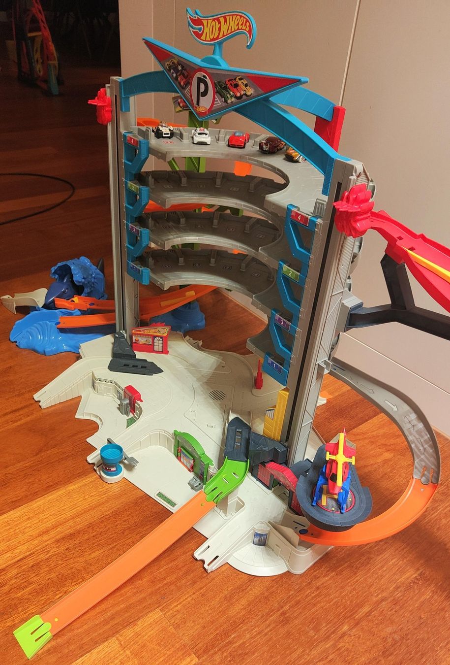 Hot Wheels Spielzeuge: Hot Wheels City Megacity Parking Garage – Gebraucht aus Dietikon von mic_5rjw 2