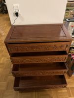 URGENT ! Commode en bois sculpté, 4 tiroirs, style asiatique