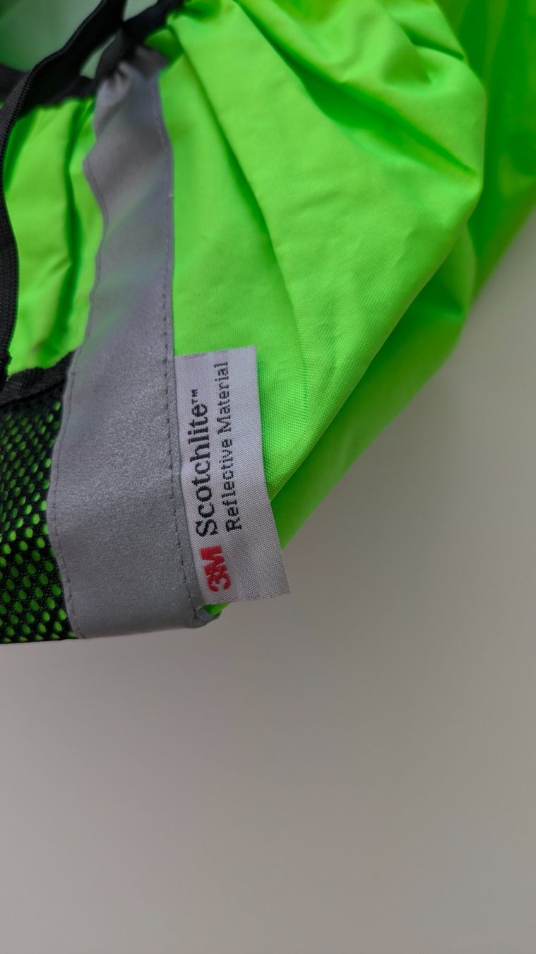 Zaini: Housse de protection Salzmann pour sac à dos – Usato da Estévenens venduto da Rockingirl 3