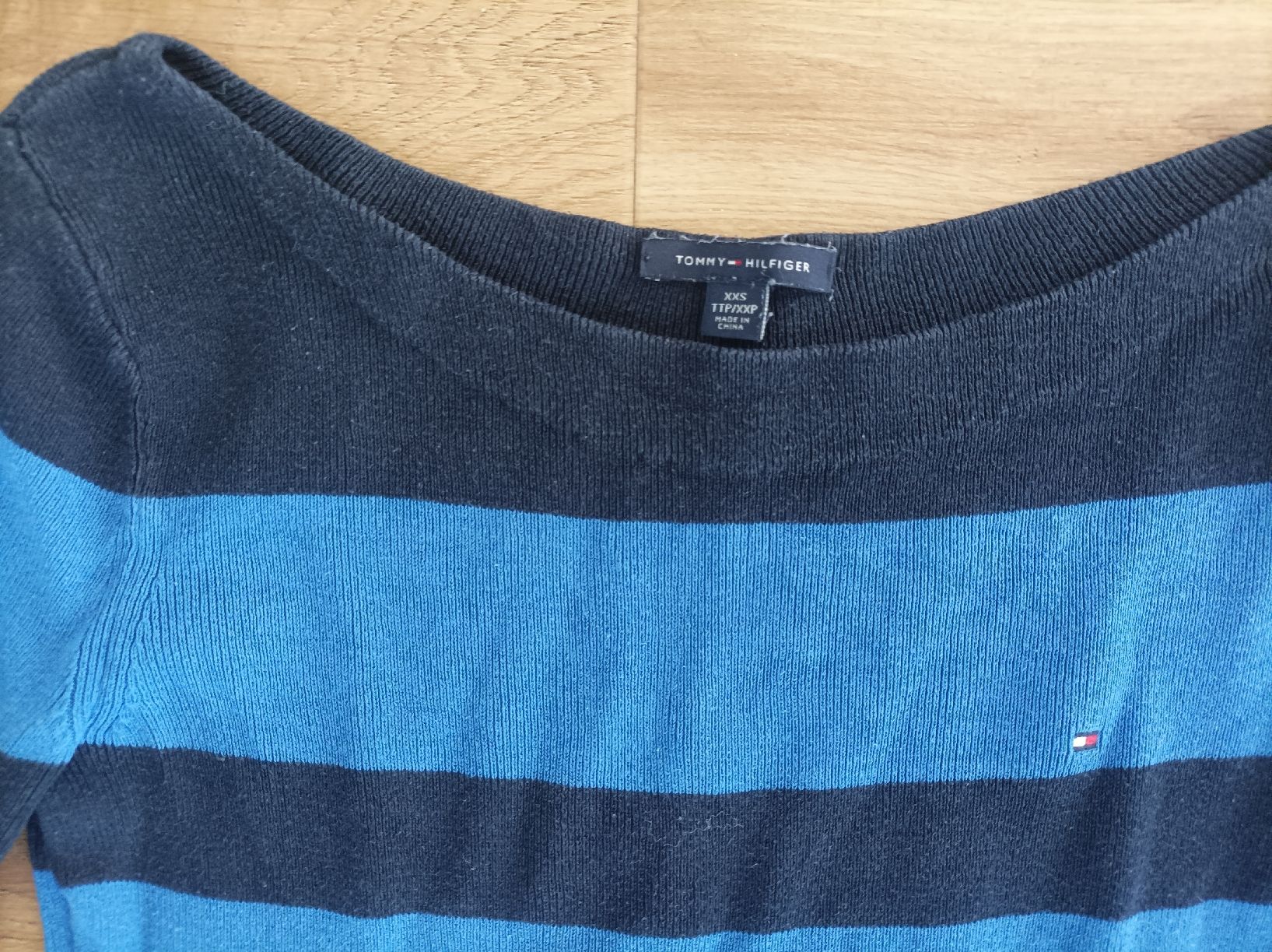Tommy Hilfiger Pullover & Sweatshirts: Tommy Hilfiger Damen-Pullover "blau gestreift" (Grösse XXS) – Gebraucht aus Aeschi (SO) von clementinli 1