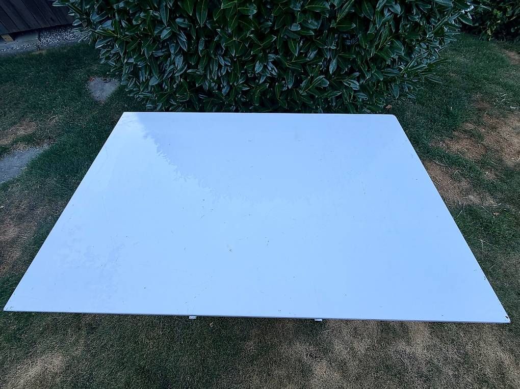 Tische: Schaffner Metalltisch | 100 × 65 cm – Gebraucht aus Riedtwil von amRing 1