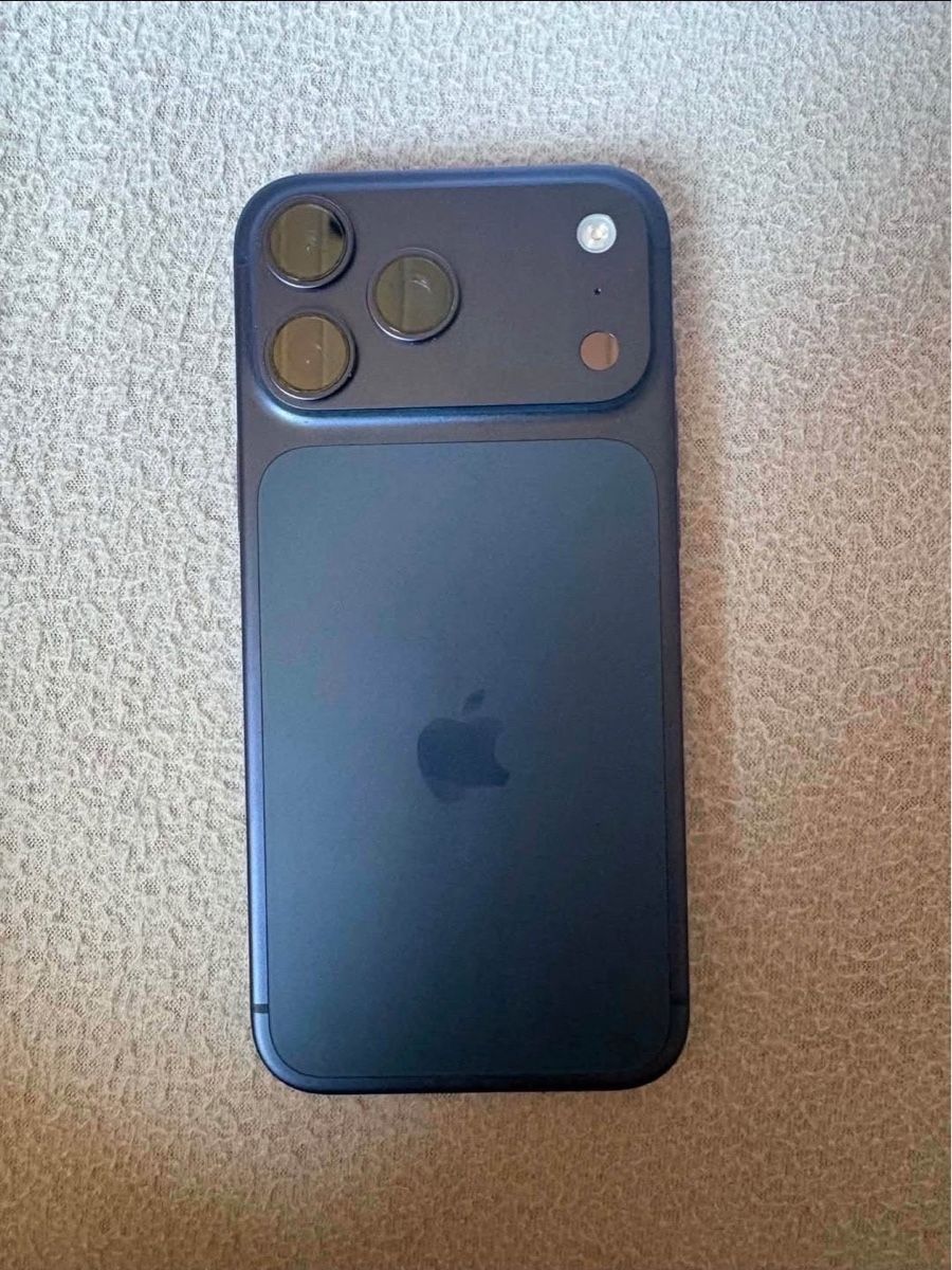 Apple Portables: iPhone 17promax 1To  – Neuf (Voir description) à L’isle par fer_7s8k 4