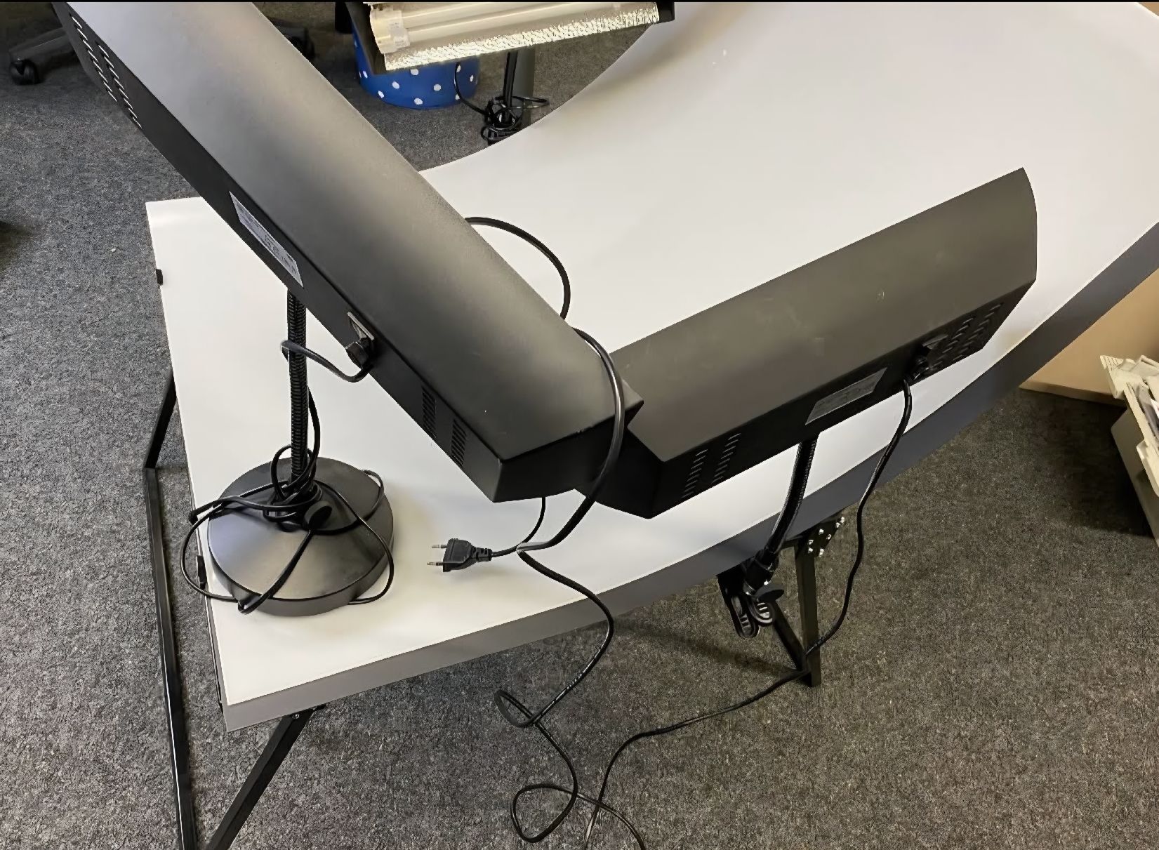 Laboratorio & Camera oscura: Fototisch mit 3 Profilampen – Usato da Beinwil (Freiamt) venduto da namidamitena 1
