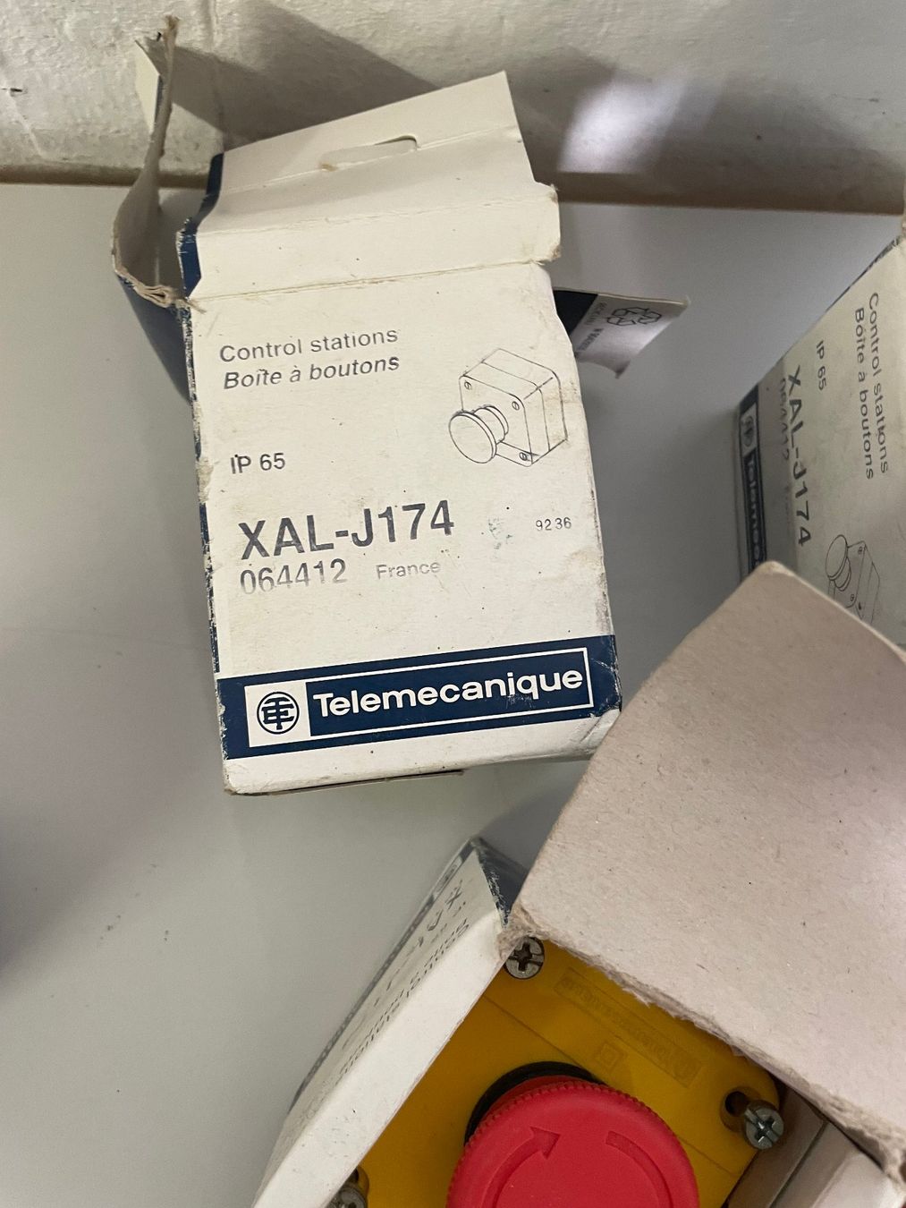 Interruttori: Lots d interrupteurs neuf et d occasion – Usato da La Croix (Lutry) venduto da netrajet 8