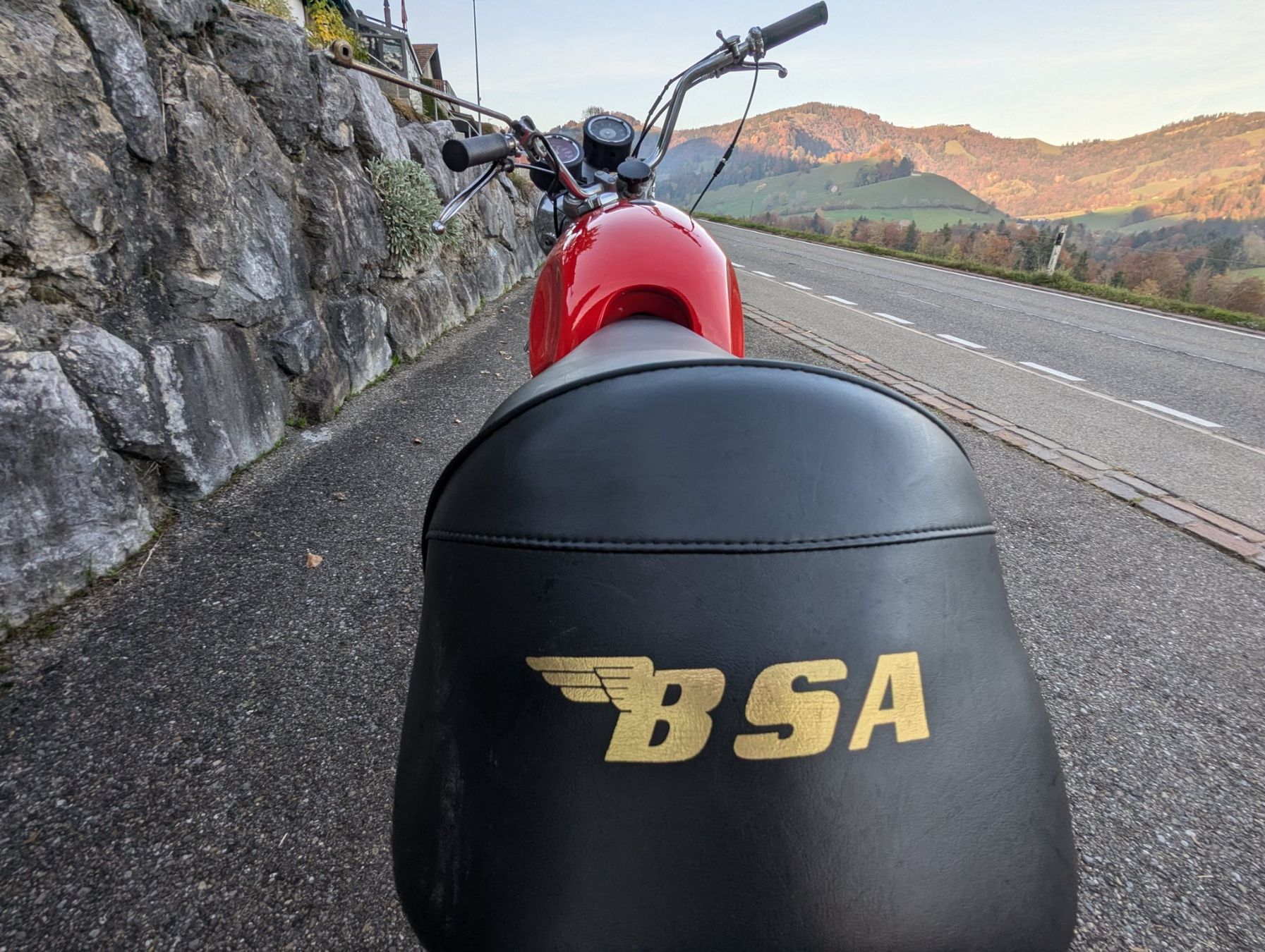 Strada: BSA A65 Lightning mit Spitfire Tank, Oldtimer 1968, ab MFK – Usato da Goldingen venduto da hafner-motos 5