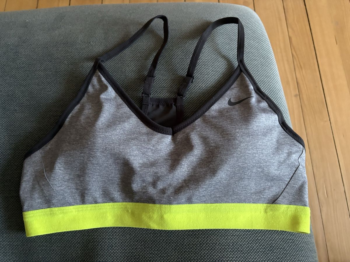 Nike Altra biancheria intima: Nike Sportbh – Usato da Ittigen venduto da sab_6dkh