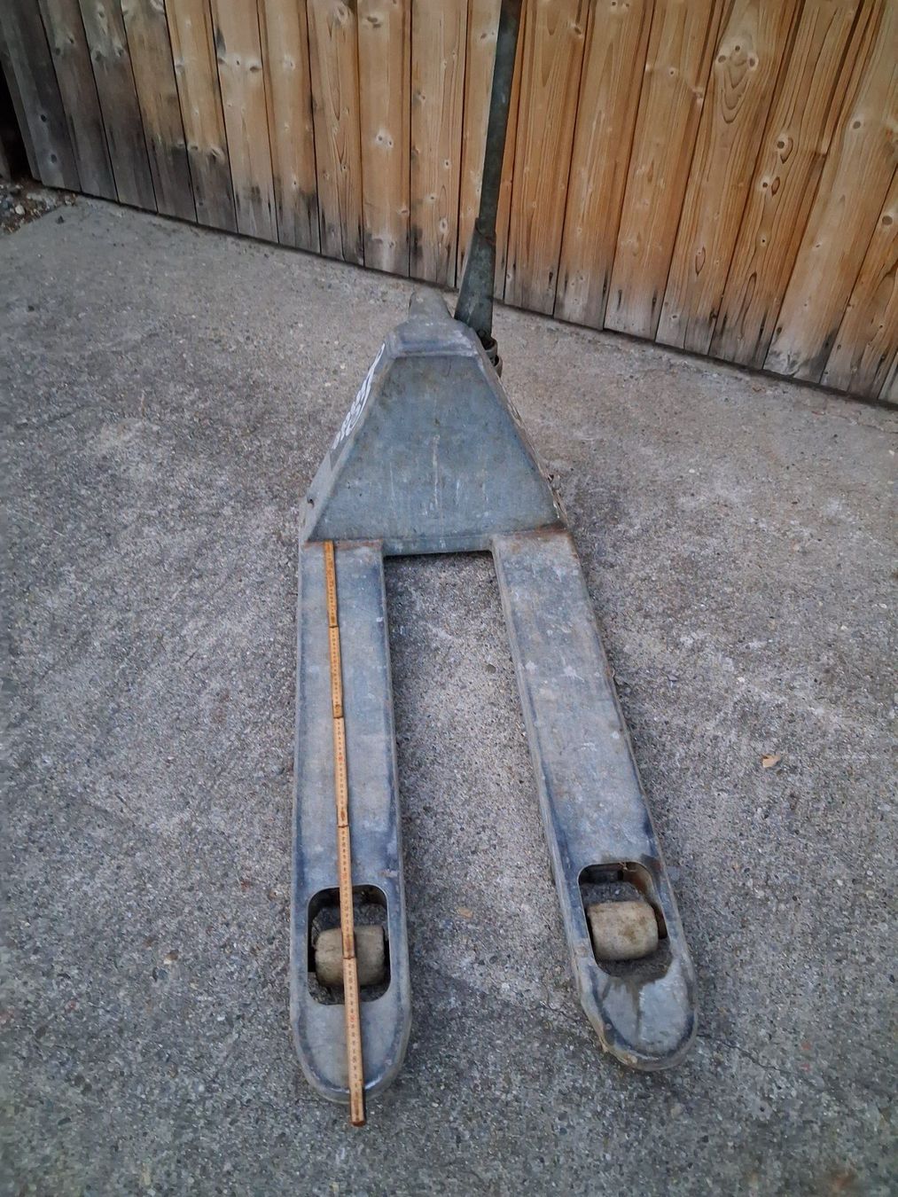 Carrelli elevatori e a forche: Pallettenrolli Linde – Usato da Frümsen venduto da Goepe 4