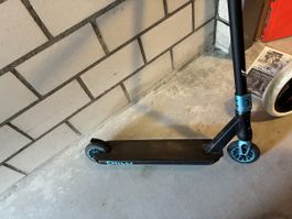 Trottinett Stunt Chilly schwarz-blau guter Zustand