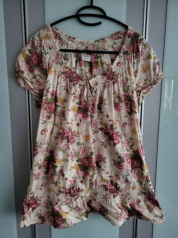 Chemisiers: Bluse mit Blumen – D'occasion à Effretikon par Zebra37