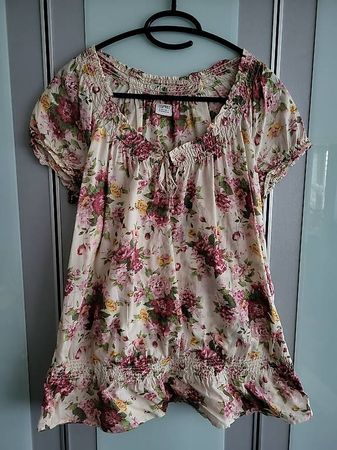 Bluse mit Blumen