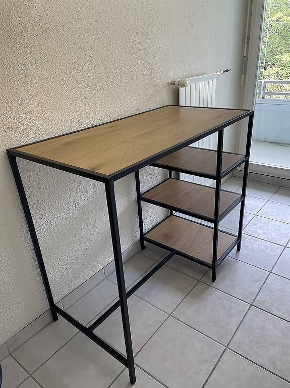 Jysk Tische: Bartisch + 2 Hocker – Gebraucht aus Davos Dorf von BenoitFichaux 3