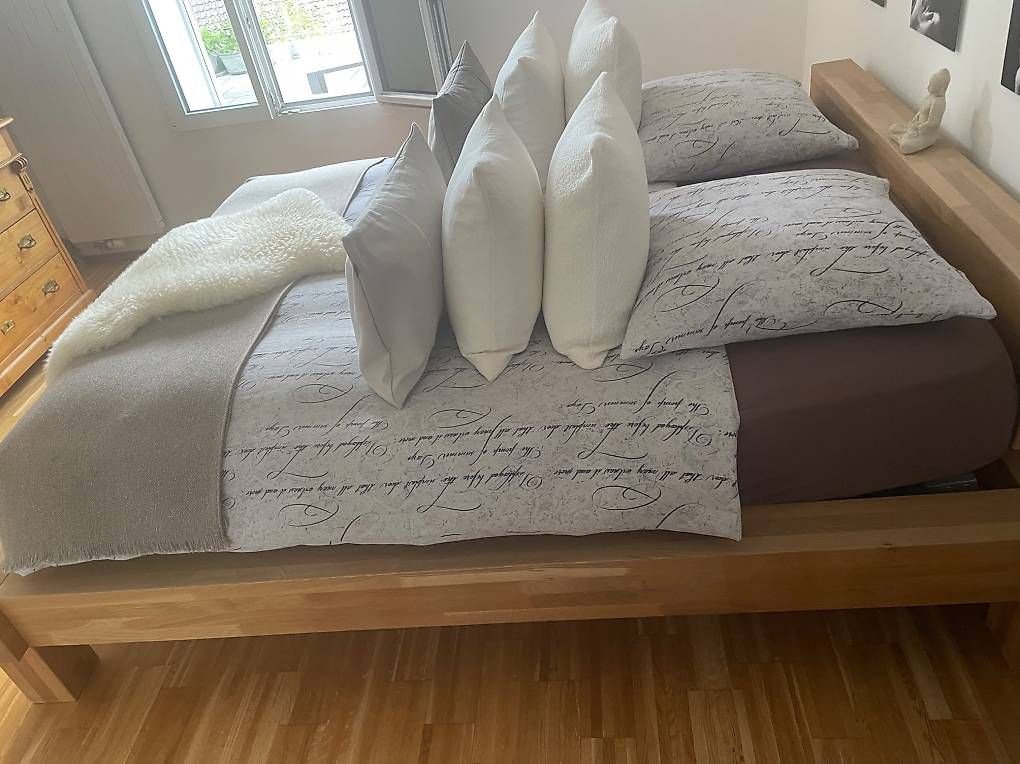 Lits: Bett ohne Inhalt – D'occasion à Zuchwil par fra_f5cp 2