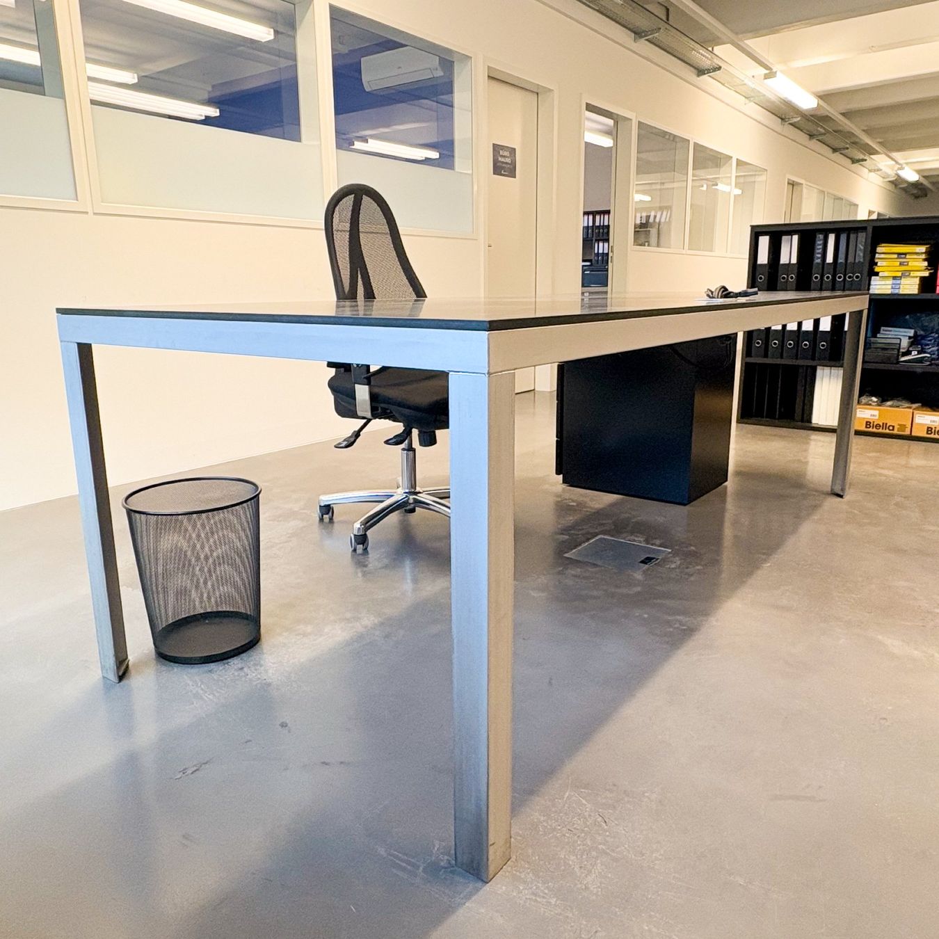 Scrivanie: Hochwertiger Bürotisch - limitierte Edition – Usato da chur venduto da ralig 1