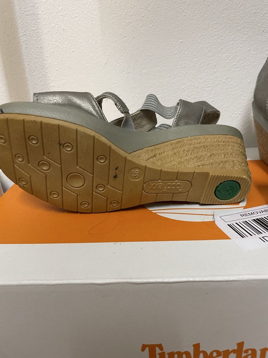 Scarpe da donna: Sandali Argento n. 36 – Usato da Cagiallo venduto da Misschiacci- 2