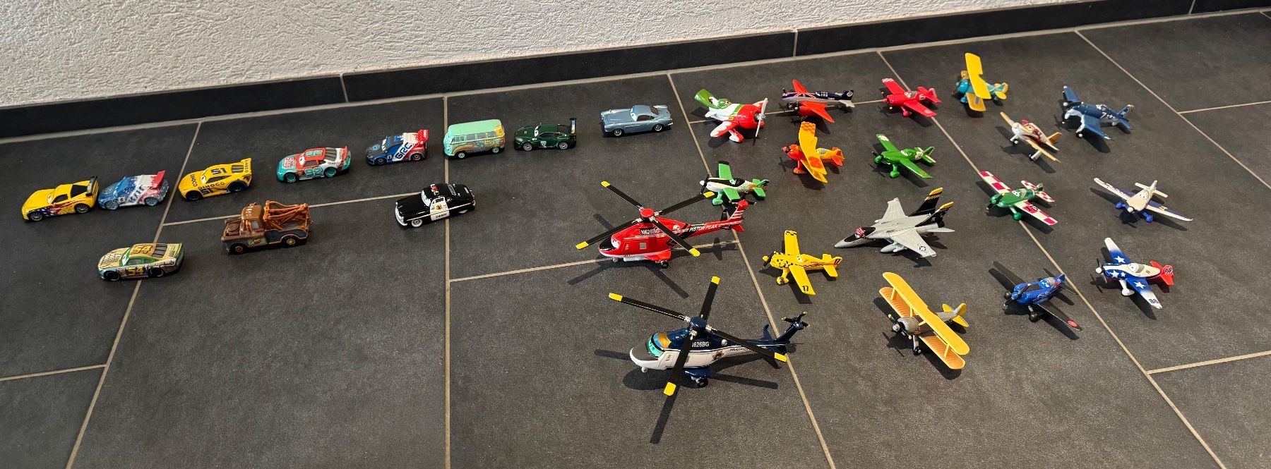 Disney Giocattoli: Grosse Disney Planes und Cars Sammlung – Usato da Erlinsbach venduto da gossip77