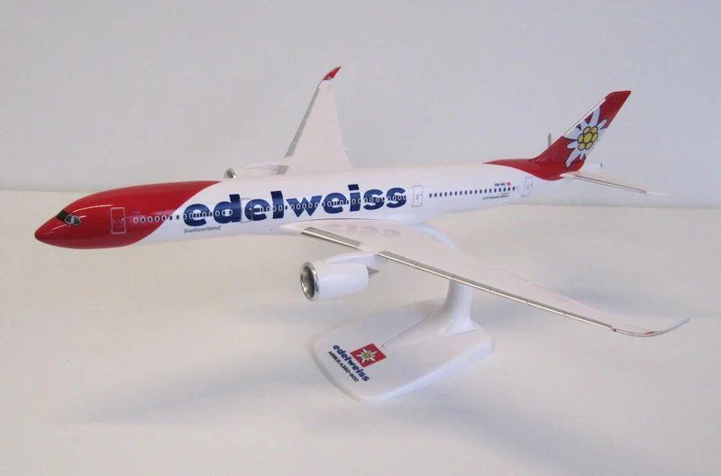 Kit di modellismo & Modellini statici: Airbus A350-900 Edelweiss 1/200 – Nuovo e nell'imballaggio originale da Hochfelden venduto da aviatikboerse_top