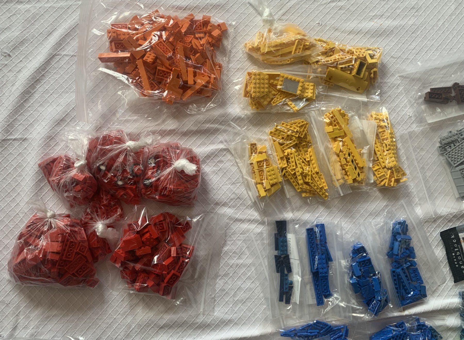 Lego Spielzeuge: Viel Lego grob nach Farben und Formen sortiert – Gebraucht aus Jonen von Sumbrella 3
