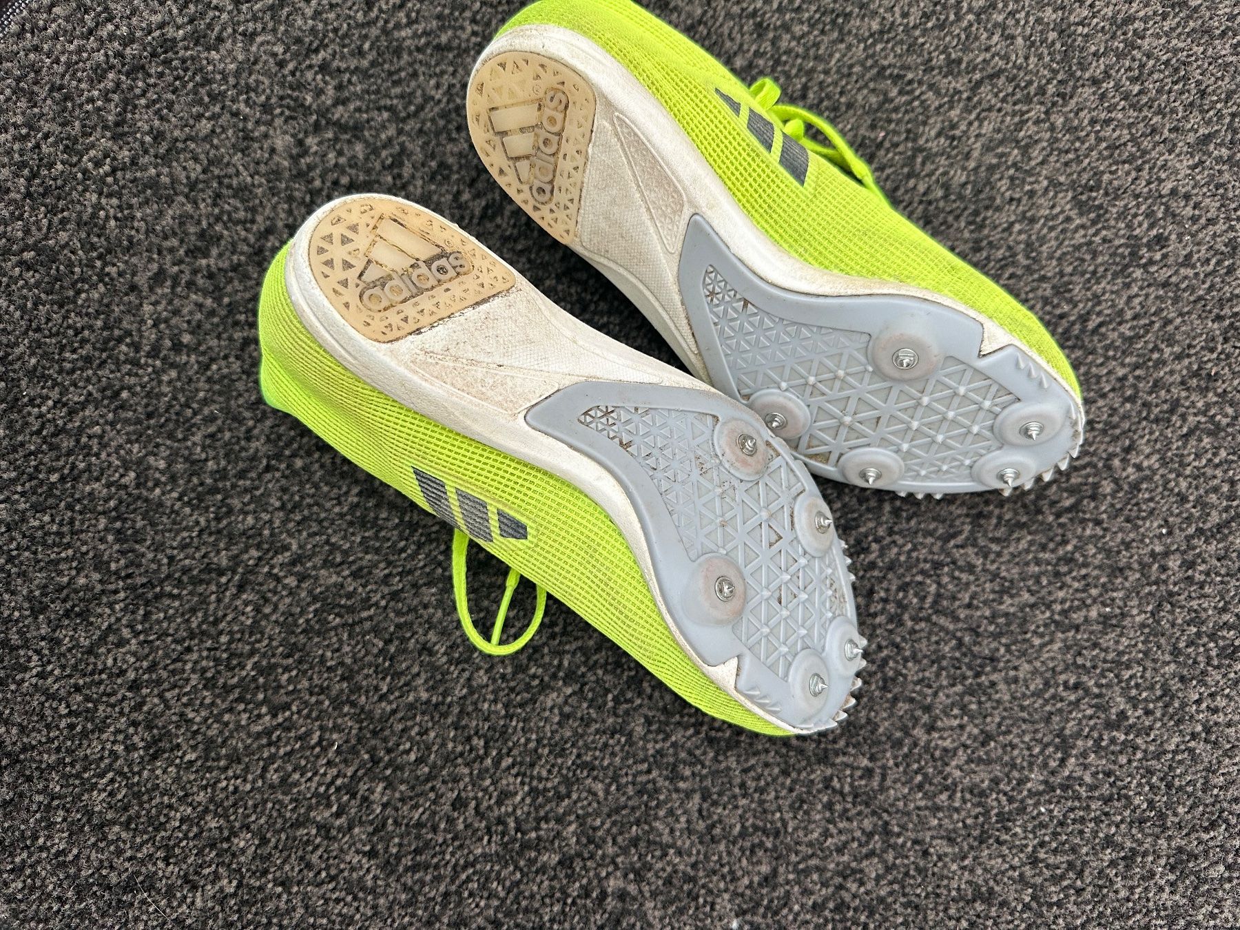 Adidas Scarpe da uomo: Nagelschuhe Grösse 35 – Usato da Brunnen venduto da annitime 2