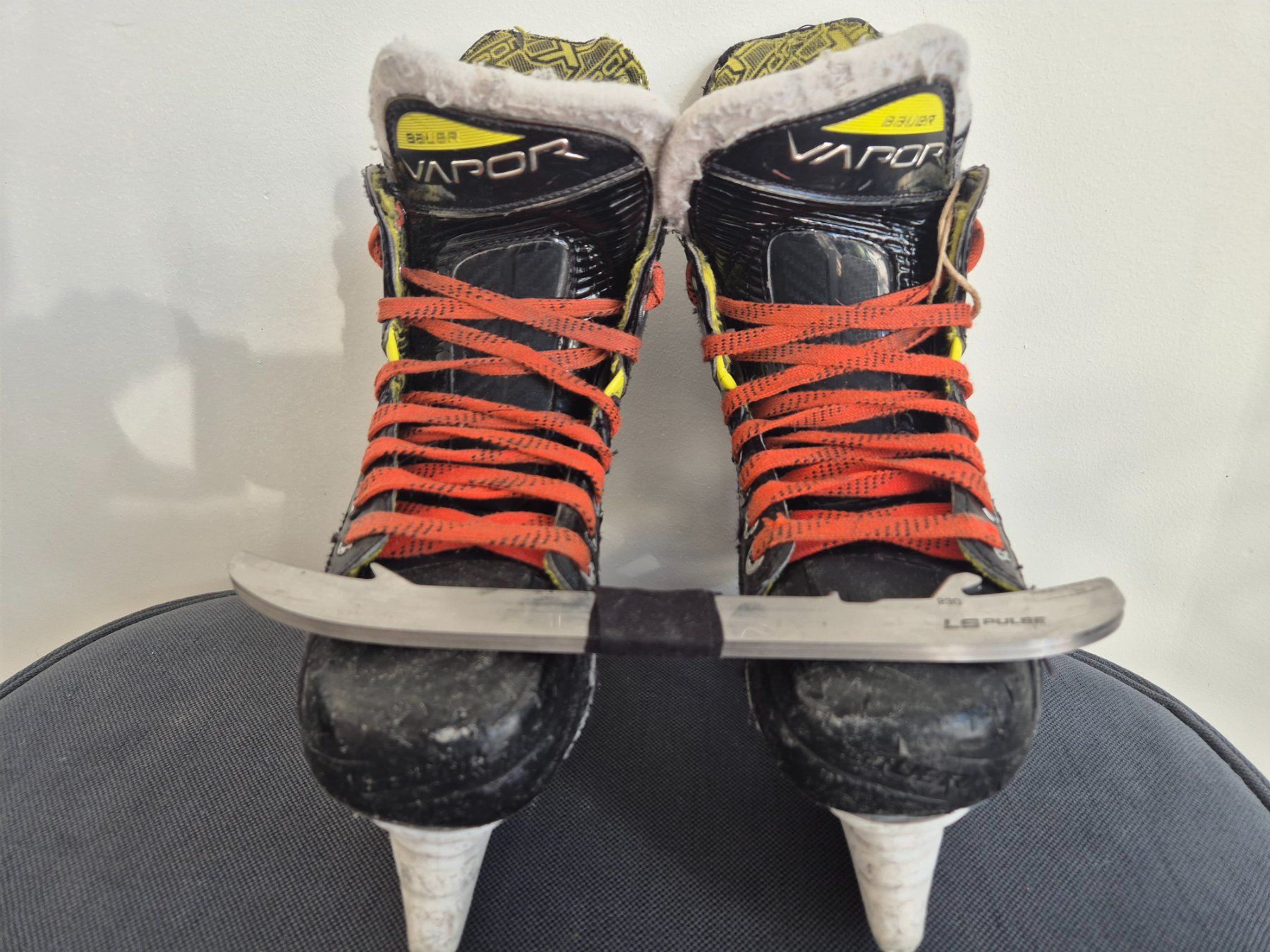 Bauer Pattini da ghiaccio: Patins Bauer Vapor 3X Taille 3 D = 36 – Usato da Delémont venduto da Bibten 1