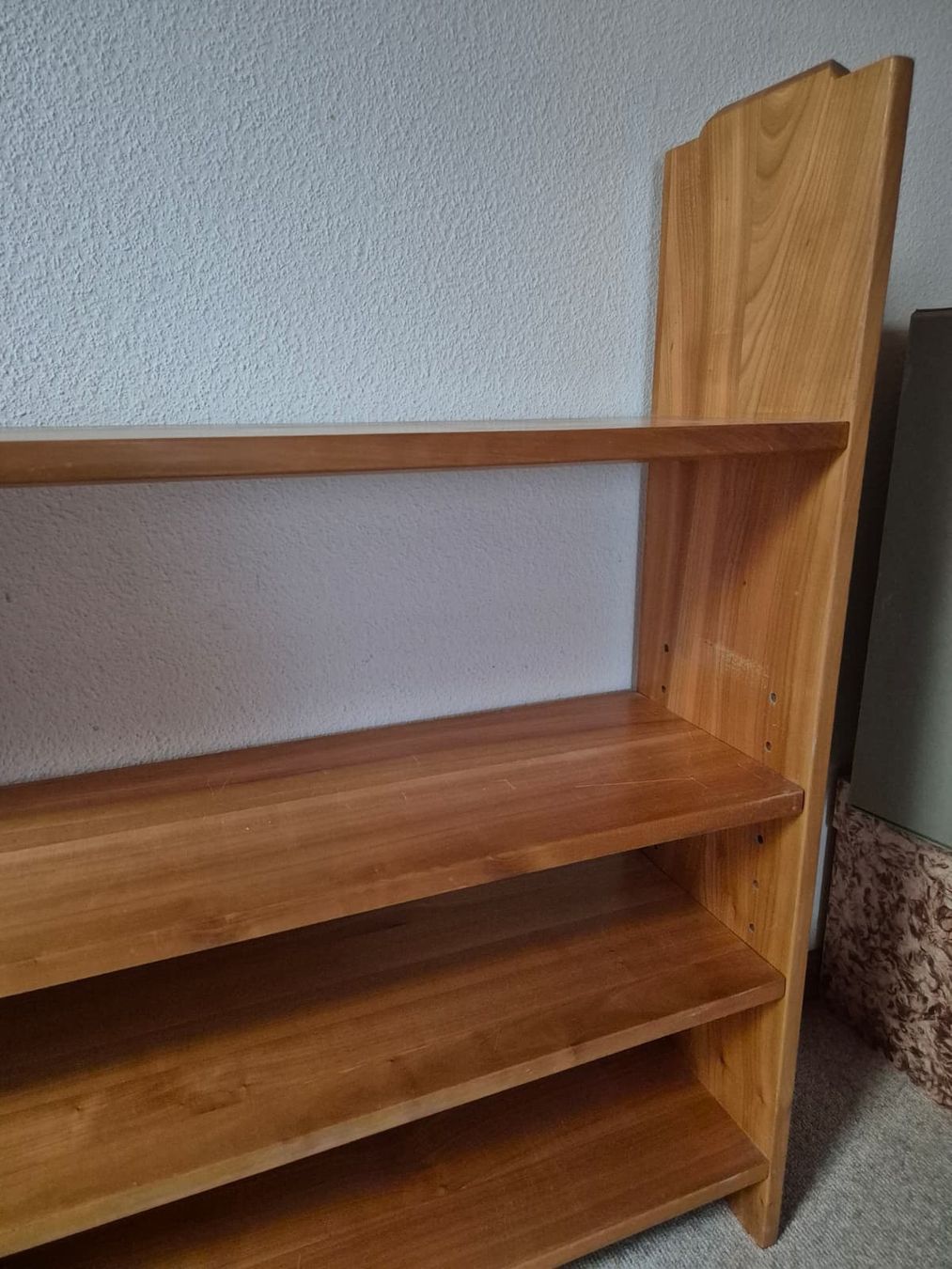 Scaffali: Holzregal zeitloses Design, Kirschbaum massiv – Usato da Winterthur venduto da Sarafina66 1