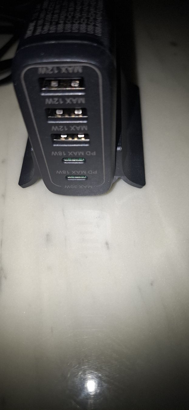 Chargements: USB Ladegerät – Neuf (Voir description) à Chur par Giffa-04-06 2