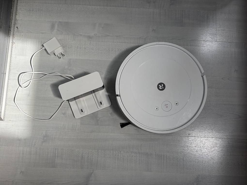 Irobot Aspirateurs & Accessoires: iRobot Roomba Combo Essential Saug-/Wischroboter – D'occasion à Zürich par fel_k9mp 1
