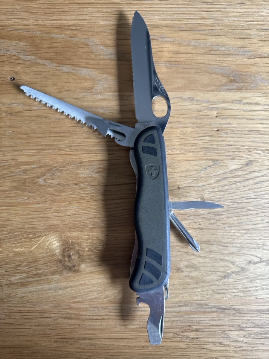 Victorinox Coltellini militari: Victorinox Schweizer Armeemesser – Usato da Feuerthalen venduto da marcocoiro