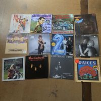 Grosse Schallplattensammlung mit Hüllen und Einzelplatten 