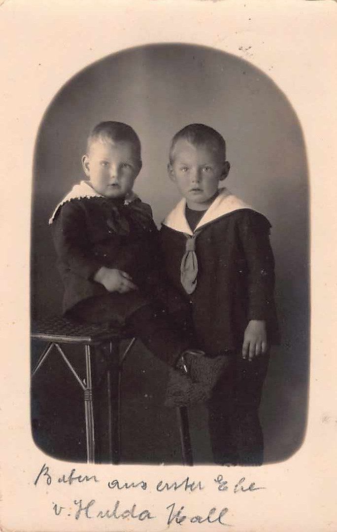 Foto & Immagini: Kinder in Schuluniform STEIN - Schaffhausen 1925 – Usato da Winterthur venduto da SchatzchischtliWinti