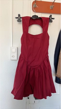Kleid rot Grösse S Neu 