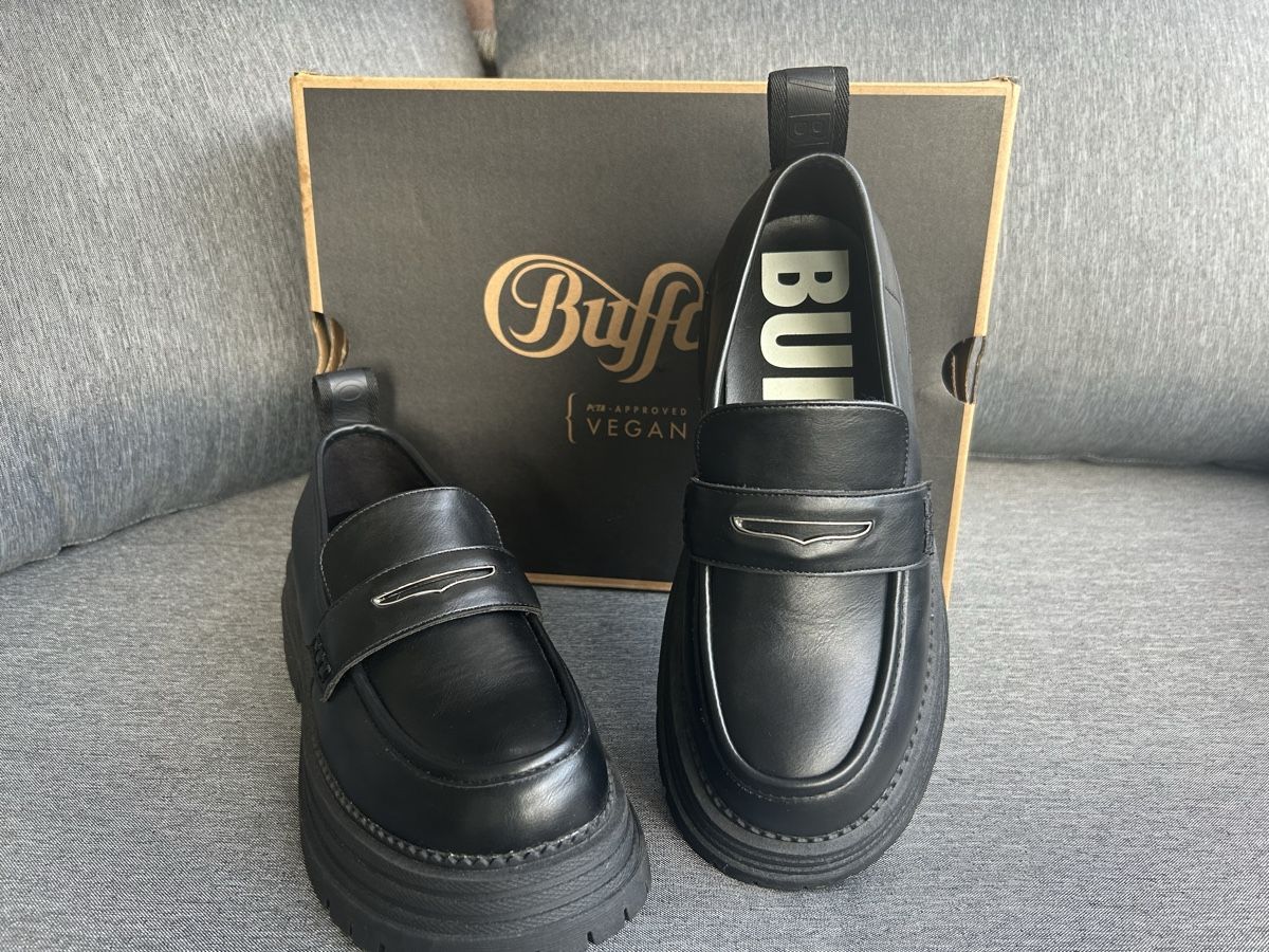 Buffalo Scarpe da donna: Buffalo schwarz Lennox Loafers – Usato da St. Gallen venduto da nakicoki