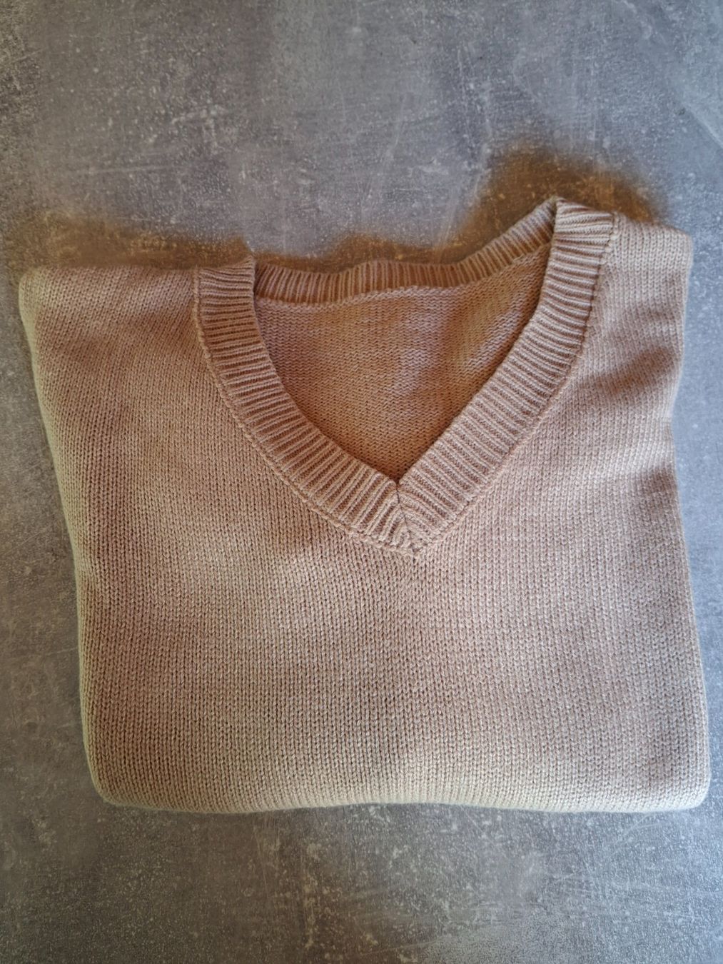 Pulls & Sweat-shirts: Pull col en V taille L manches ajourées – D'occasion à Villiers par san_jn5w 6