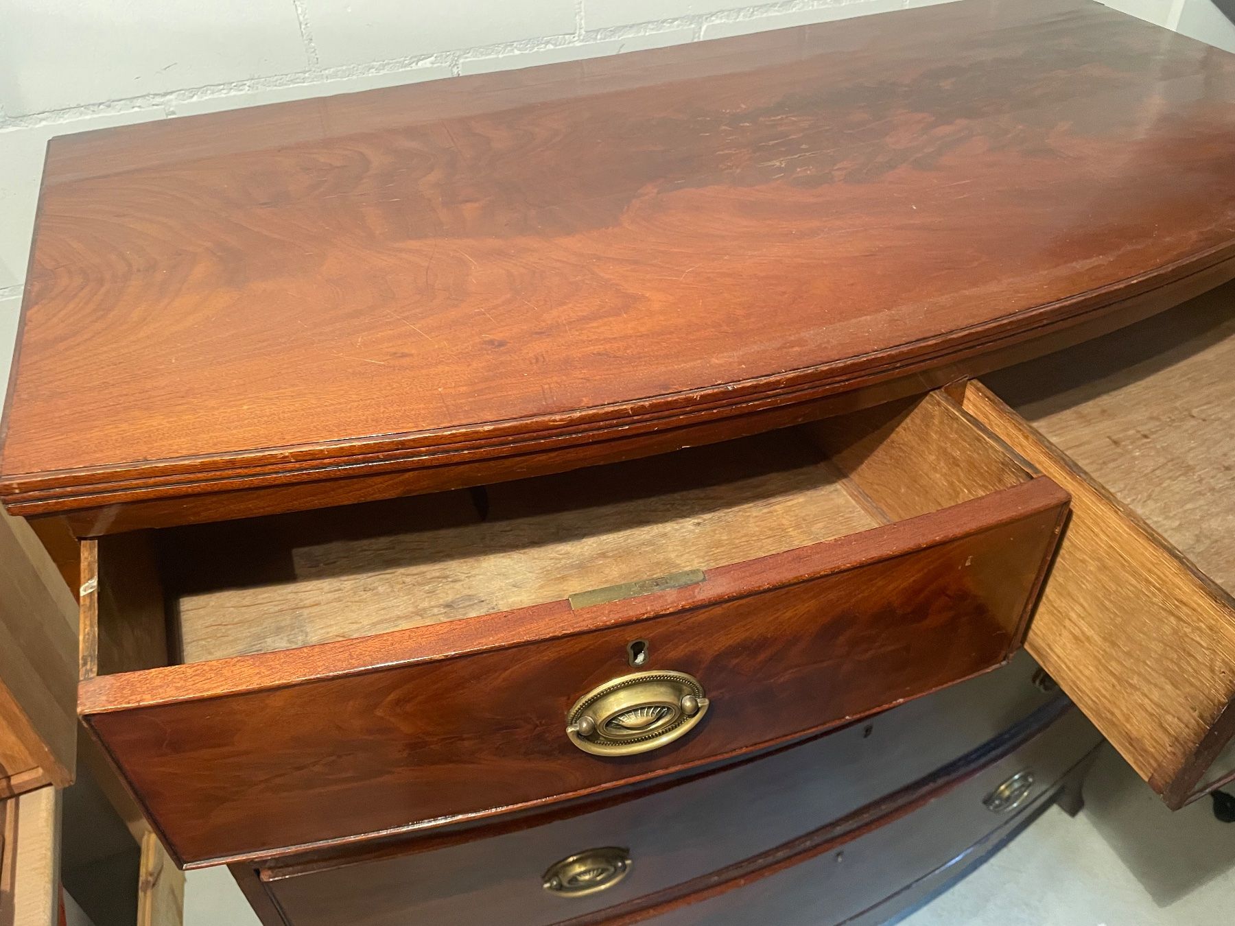 Commodes: Antike englische Kommode - wunderschöne Form – D'occasion à Meilen par Amandes 1