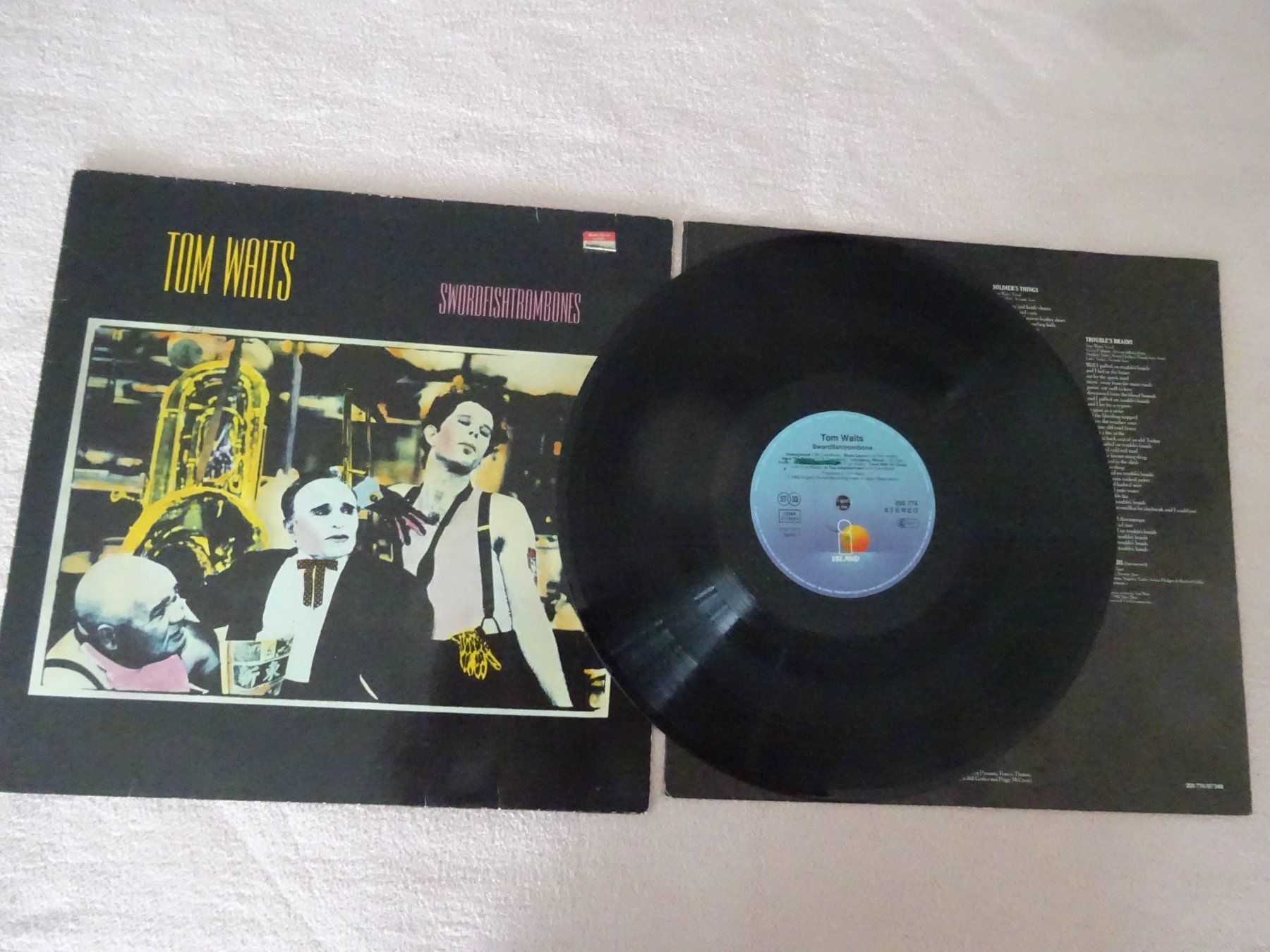 Vinyles: TOM WAITS ** SWORDFISHTROMBONES – D'occasion à Luzern par xrayspex99 1