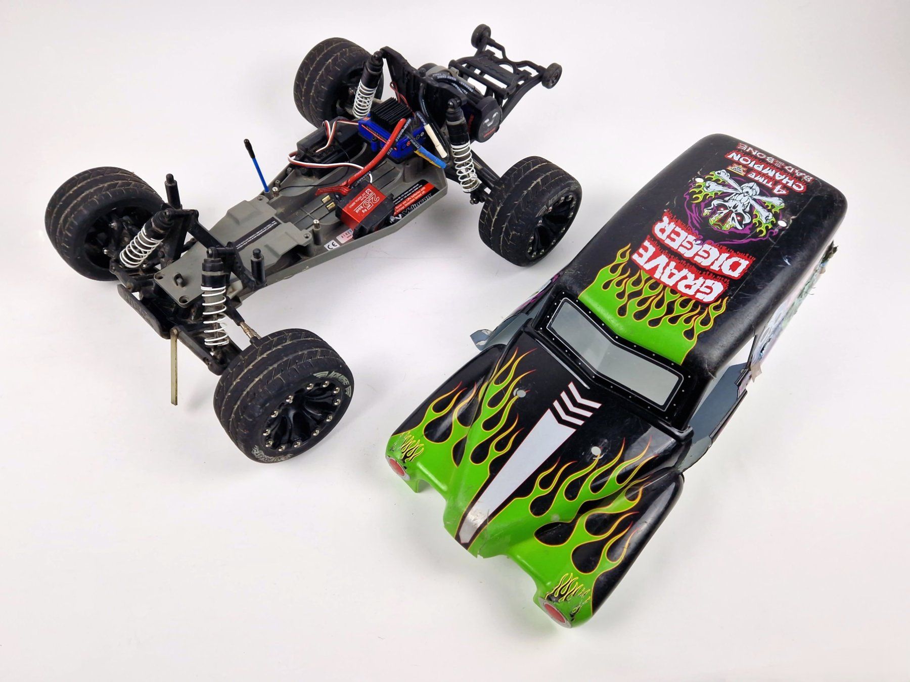 Traxxas Modellismo RC: Traxxas Monstertruck Slash "Gravedigger" – Usato da Basel venduto da Restwert_Basel 2