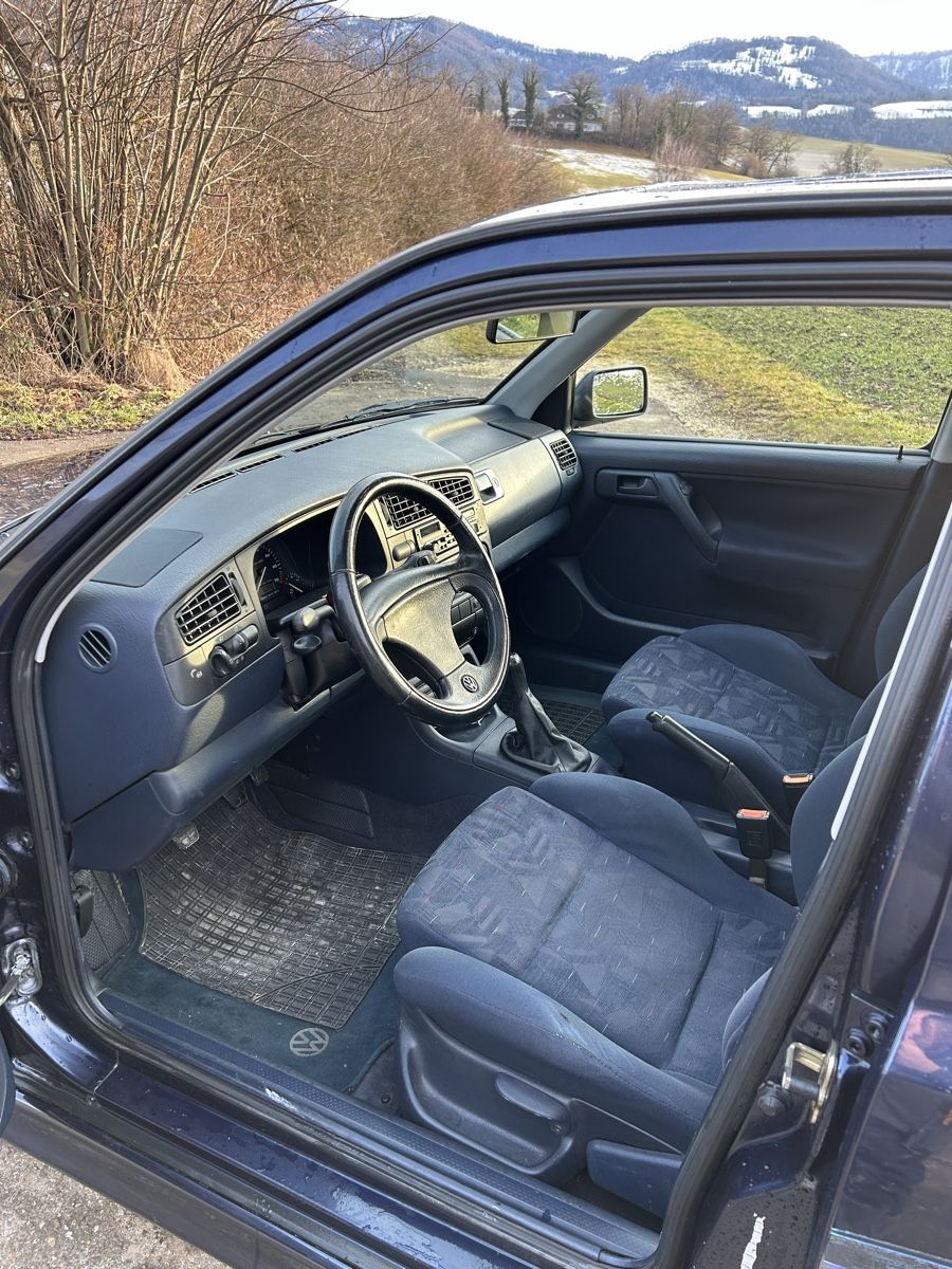 VW Autos: Golf 3 VR6 – D'occasion à Montsevelier par Diego2828 6