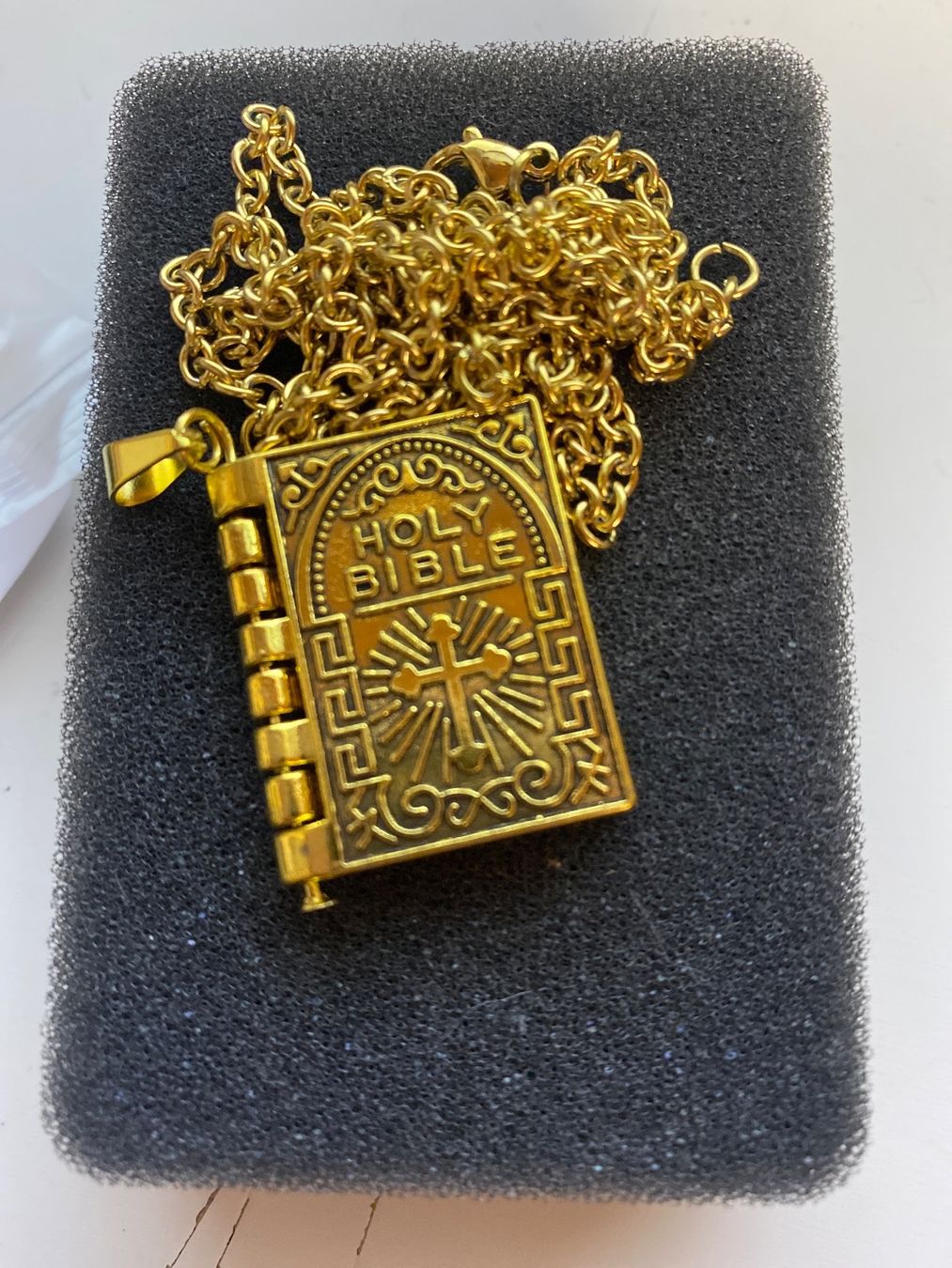 Catenine: COLLIER - HOLY BIBLE – Nuovo (secondo la descrizione) da Le Brassus venduto da cinema13 1