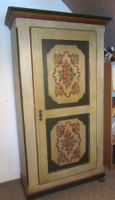 Landhaus Schrank bemalt, Landhausstil,  Shabby Chic