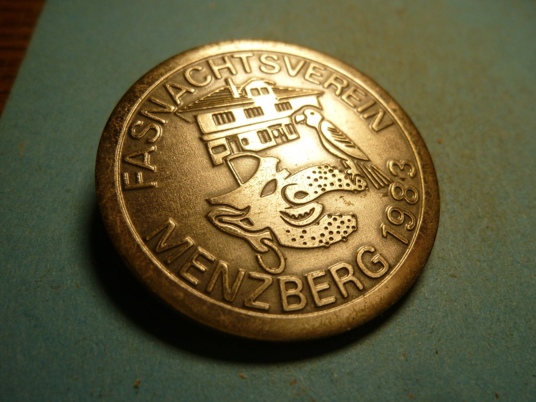 Placchette & Badge: MENZBERG 1983 SILBER – Usato da Ried (Muotathal) venduto da Mandarin02