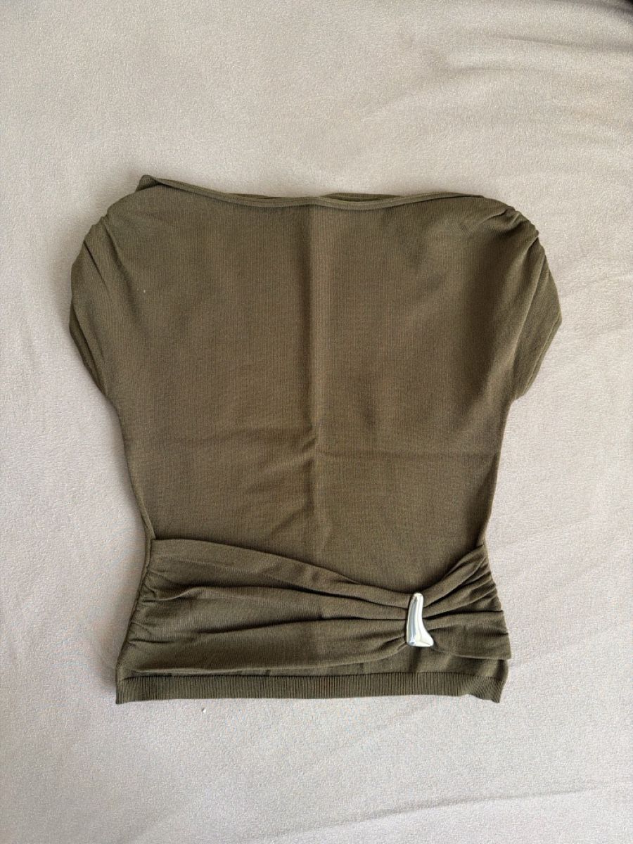 Bershka Tops: Haut vert – Neu (gemäss Beschreibung) aus Genève von giulia_almnn