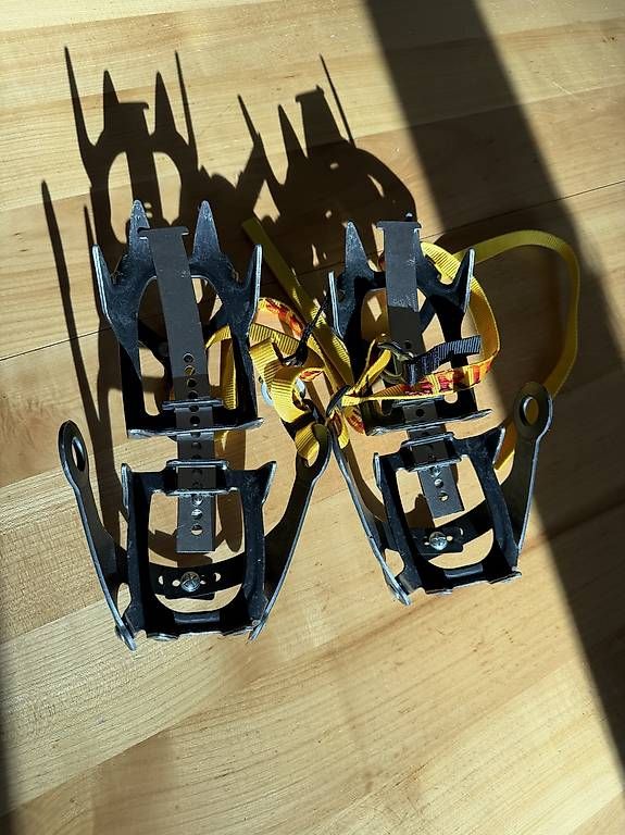 Grivel Altro in Alpinismo & Escursioni: Steigeisen Grivel – Usato da Zürich venduto da NYCooookie 2