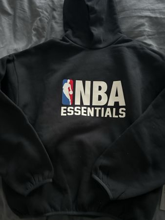 NBA Essentials Hoodie – Neu mit Etikett – Grösse XS