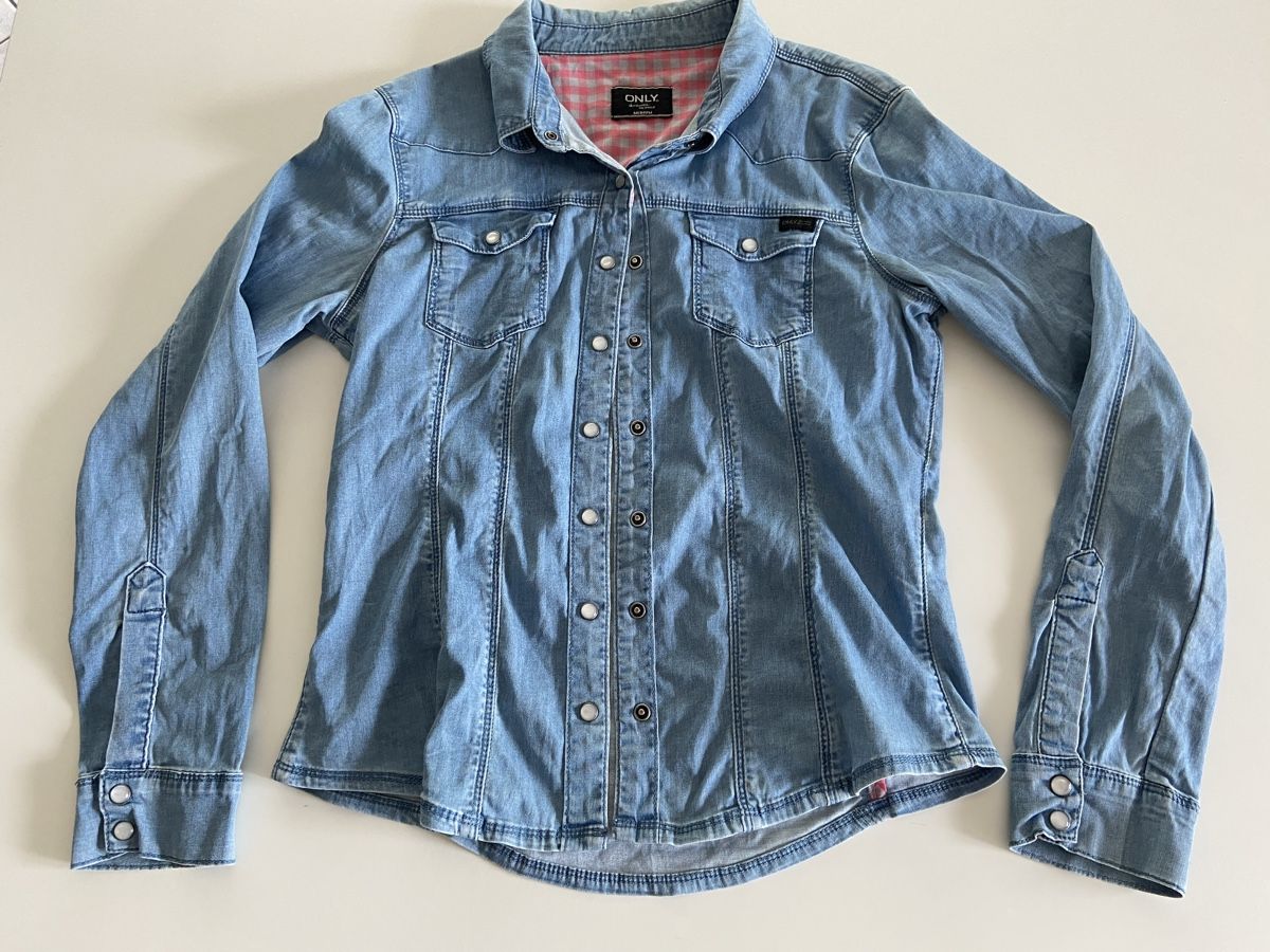 Only Camicette, T-shirt & Top: Taillierte Jeansbluse Jeanshemd Only M oder 164 – Usato da Luzern venduto da Nordischkind