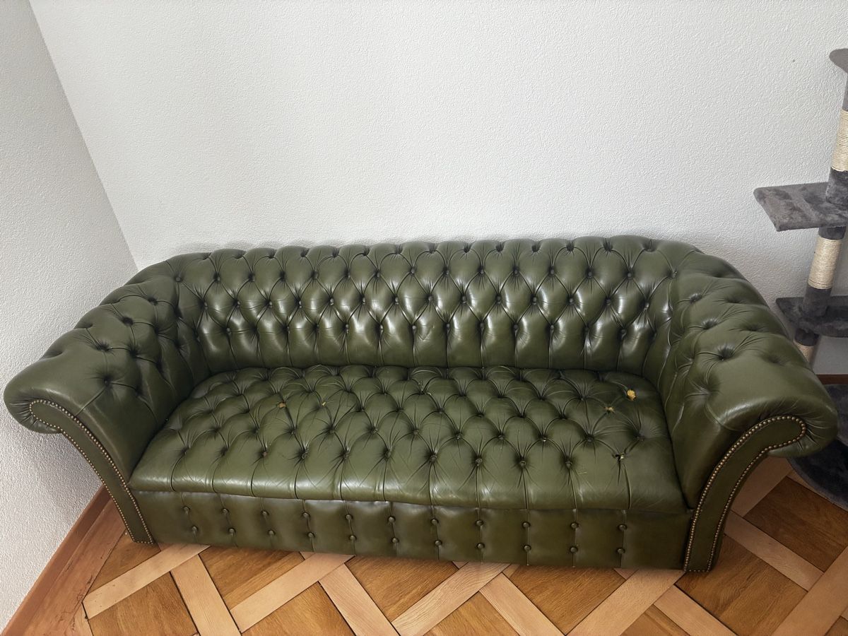 Chesterfield Divani: Canapé Chesterfield Cuir – Usato da Biel/Bienne venduto da ste_q882