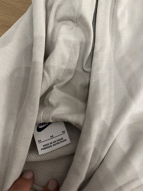 Maglioni & Felpe: Nike Hoodie  – Usato da Bubikon venduto da bue_t8nz 1