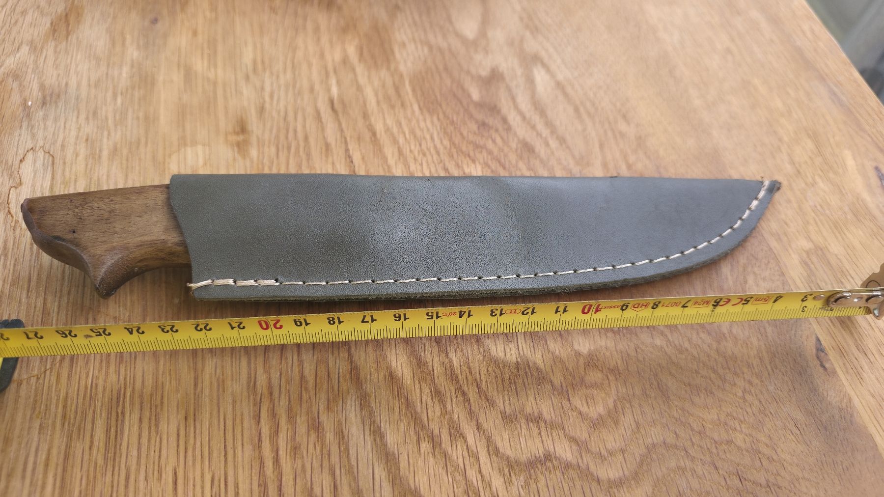 Accessori: Handgefertigtes Messer aus robustem LKW-Stahl – Nuovo e nell'imballaggio originale da St. Margrethen SG venduto da Duezenli61 1