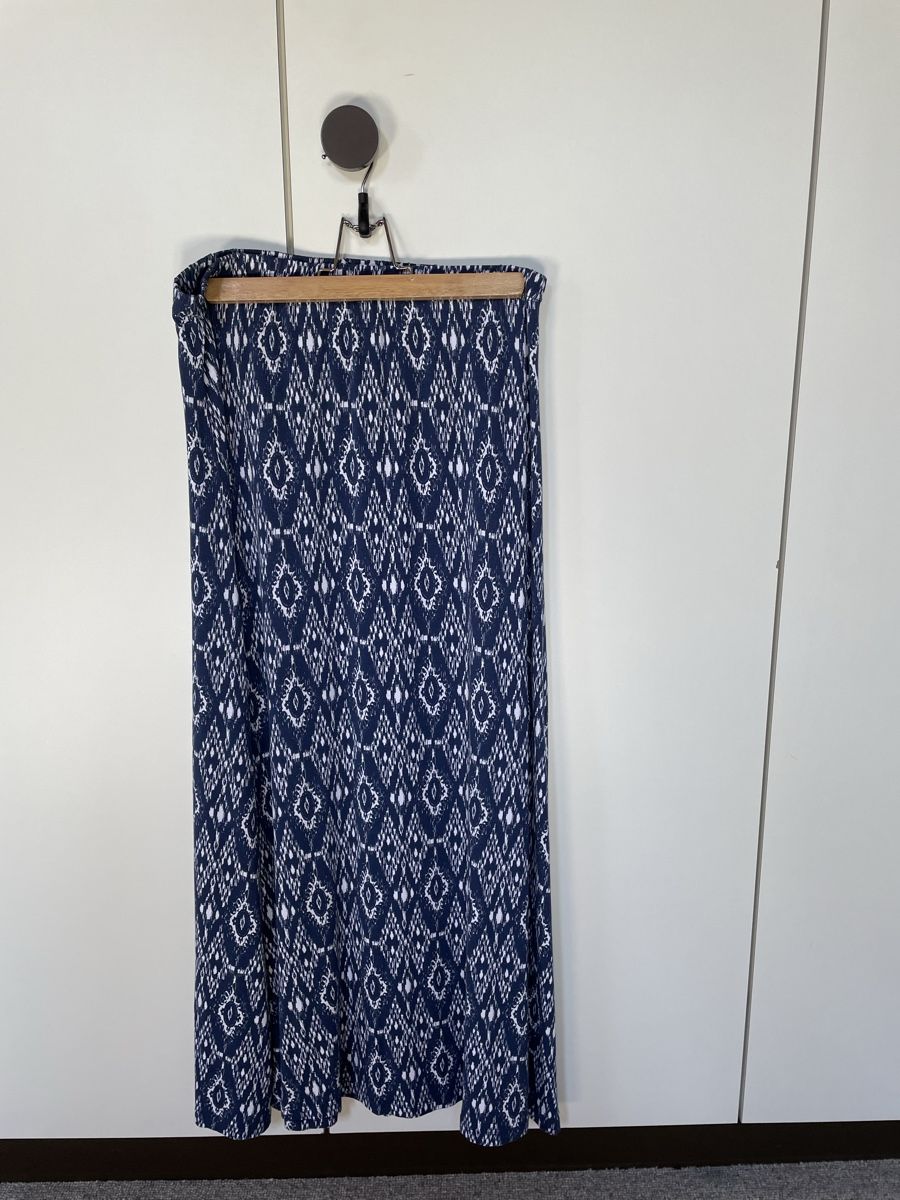 Röcke: Maxirock marine-offwhite Grösse 38-40 – Neu (gemäss Beschreibung) aus Rütihof von Biene16